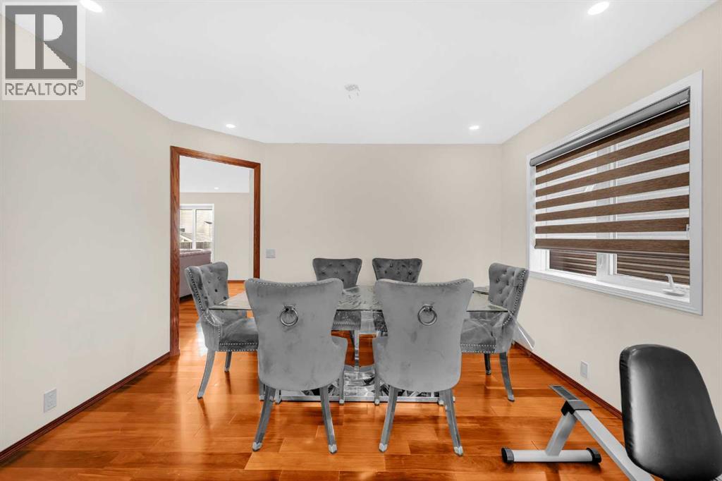 Single Family House for Sale in  Coral Reef Close NE Coral Springs Calgary 