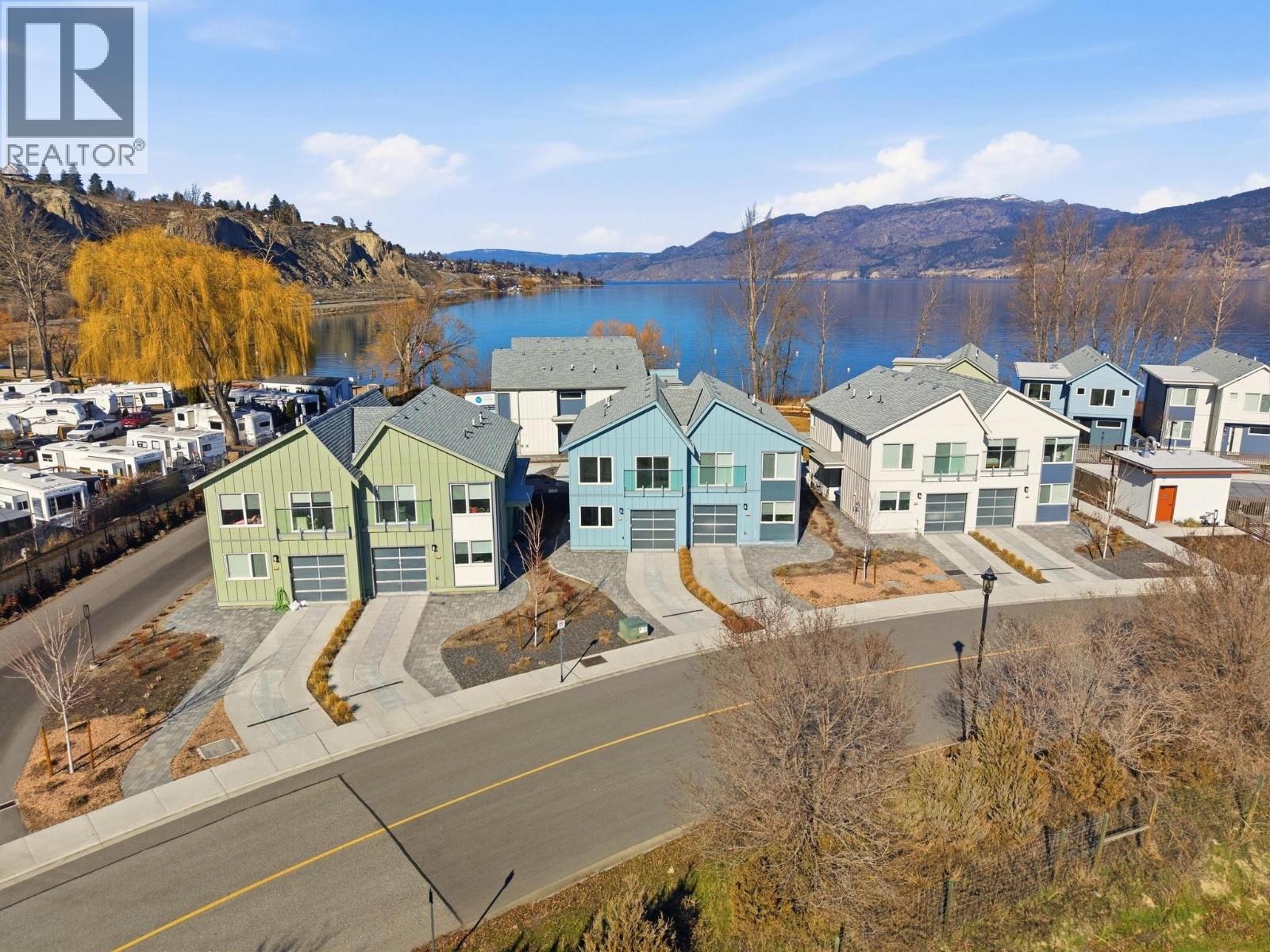 3290 Landry Crescent, Summerland