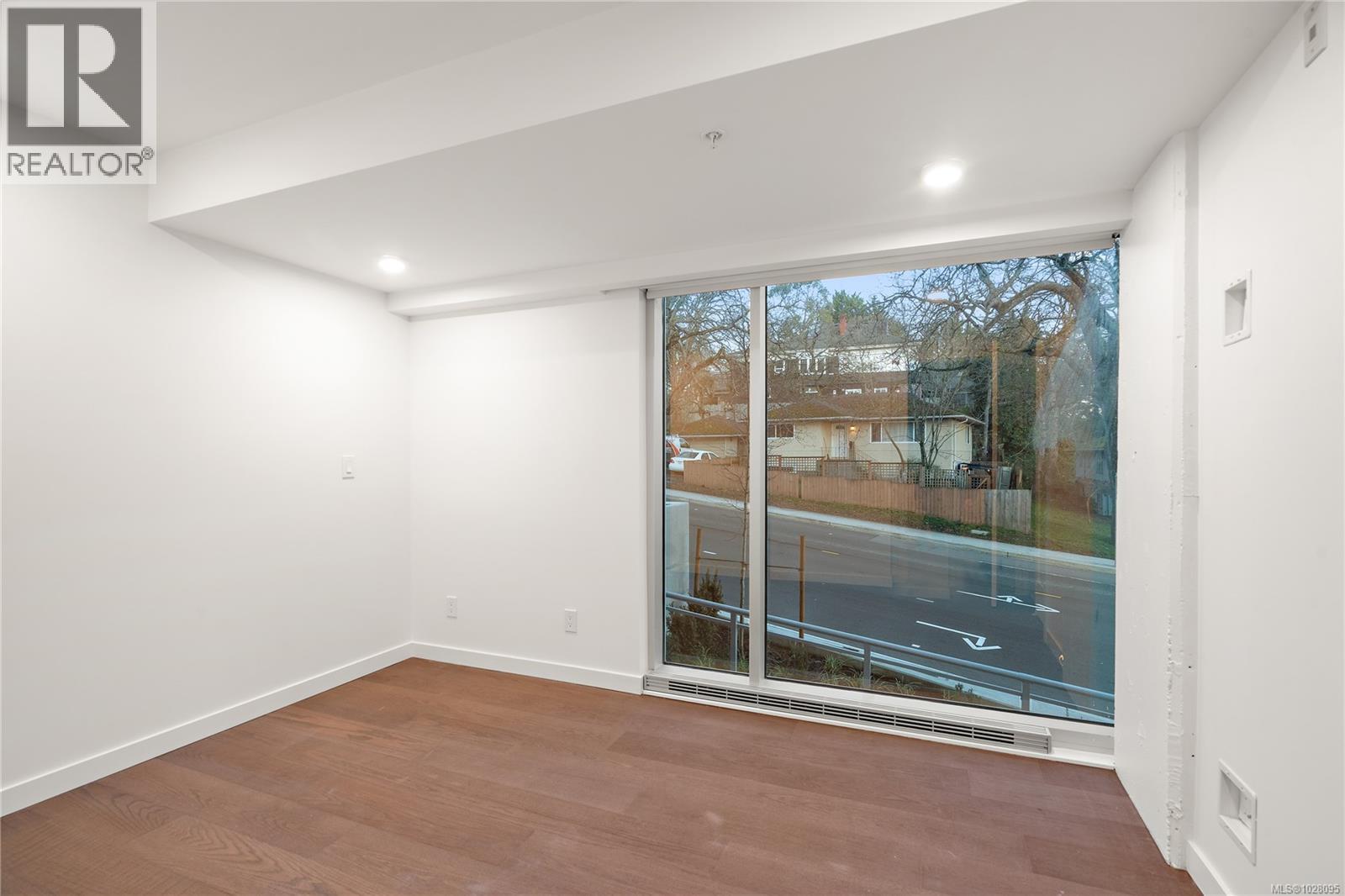 TH2 1102 Esquimalt Road, Esquimalt