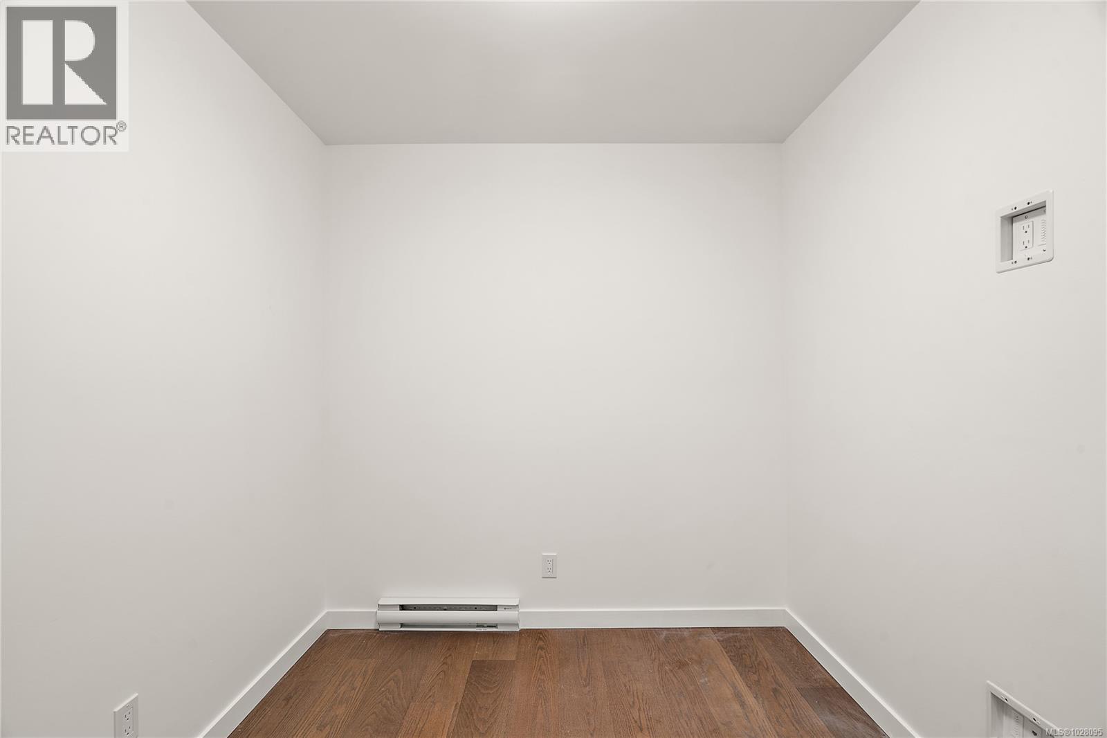 TH2 1102 Esquimalt Road, Esquimalt