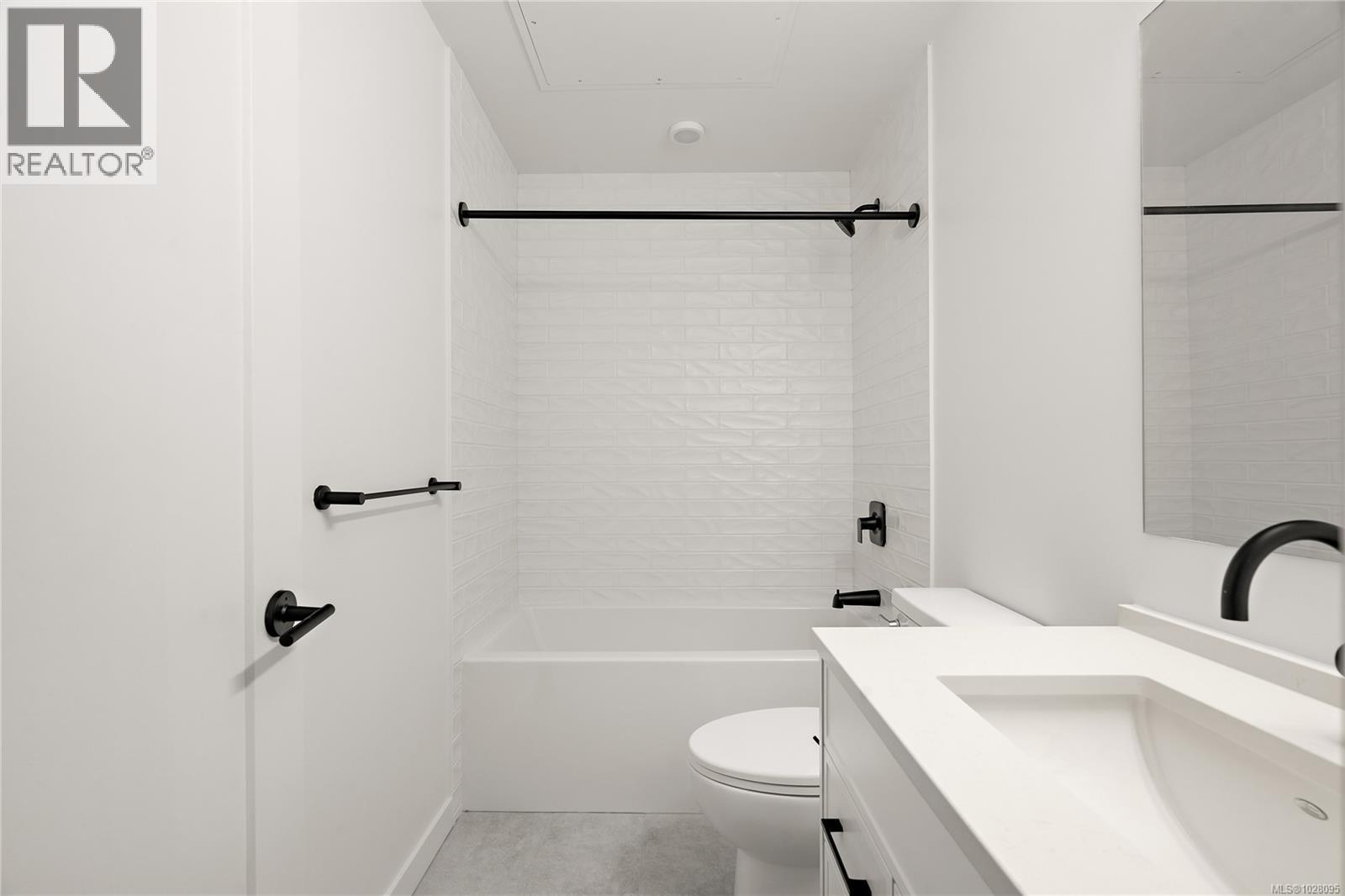 TH2 1102 Esquimalt Road, Esquimalt