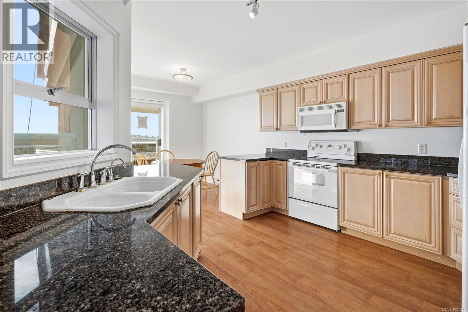 PH4 165 Kimta Road, Victoria