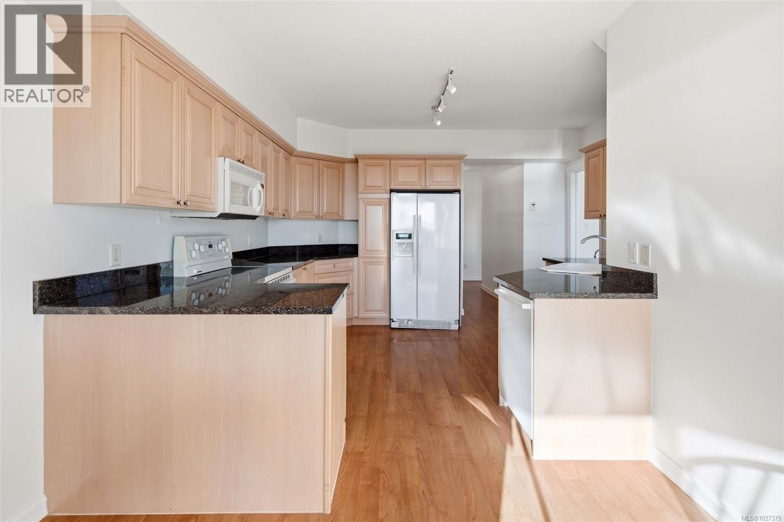 PH4 165 Kimta Road, Victoria