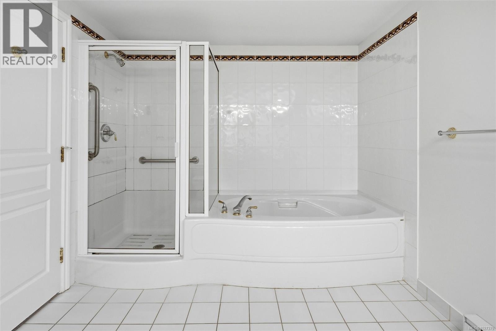 PH4 165 Kimta Road, Victoria