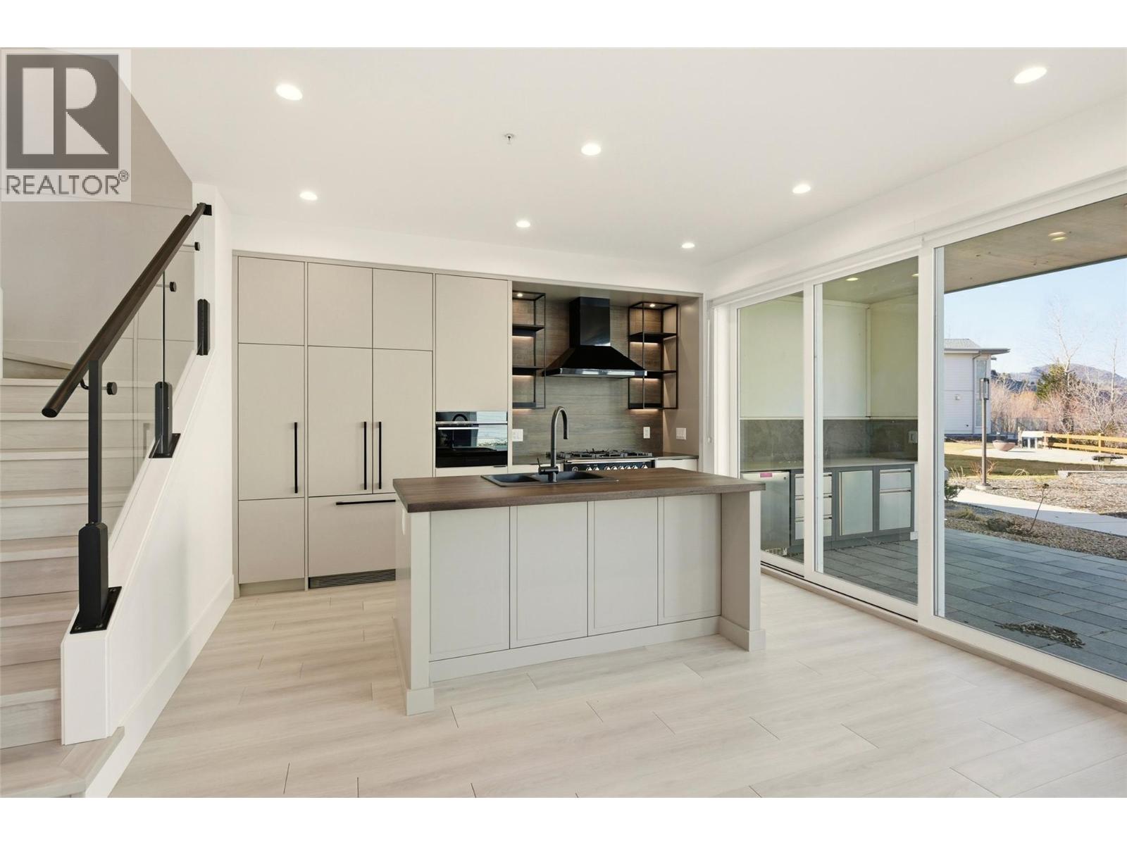 3170 Landry Crescent, Summerland