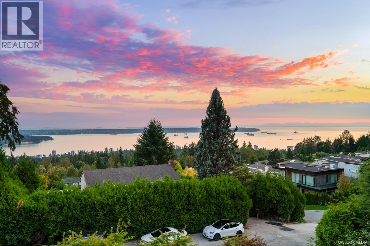 1485 CAMELOT ROAD, West Vancouver