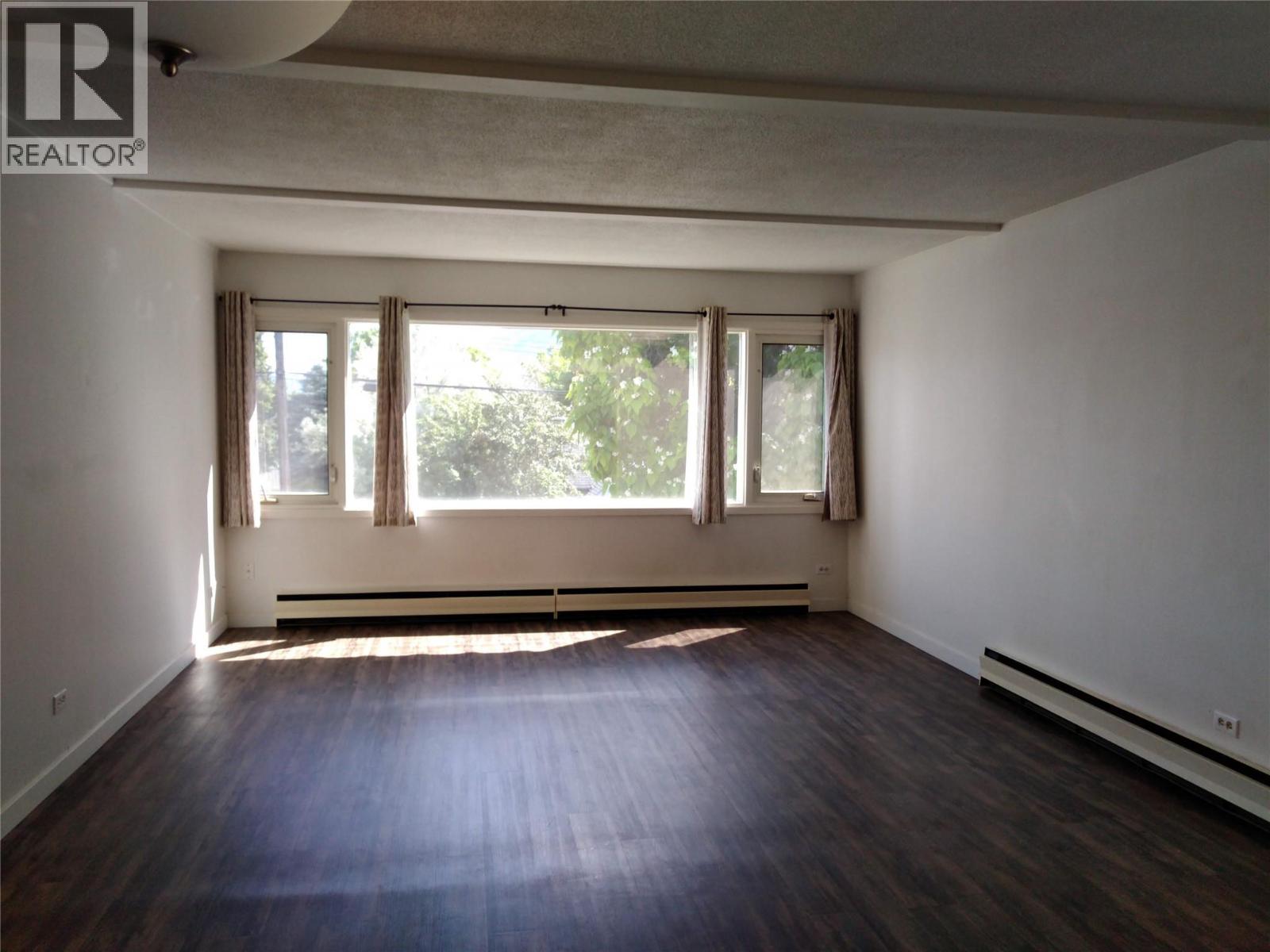 301 SCOTT AVENUE - 17