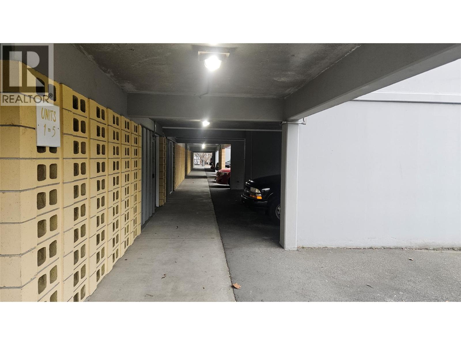 301 SCOTT AVENUE - 4