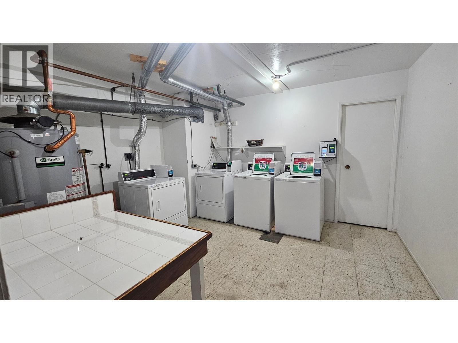 301 SCOTT AVENUE - 6