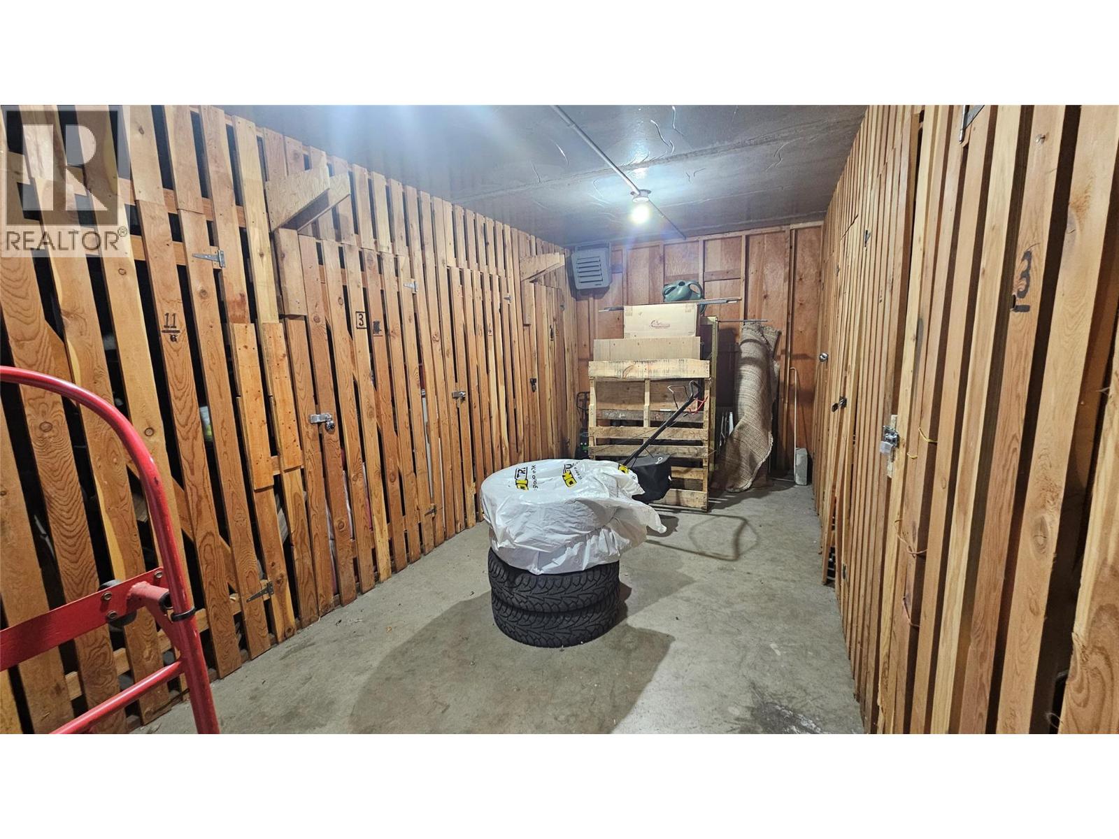 301 SCOTT AVENUE - 7