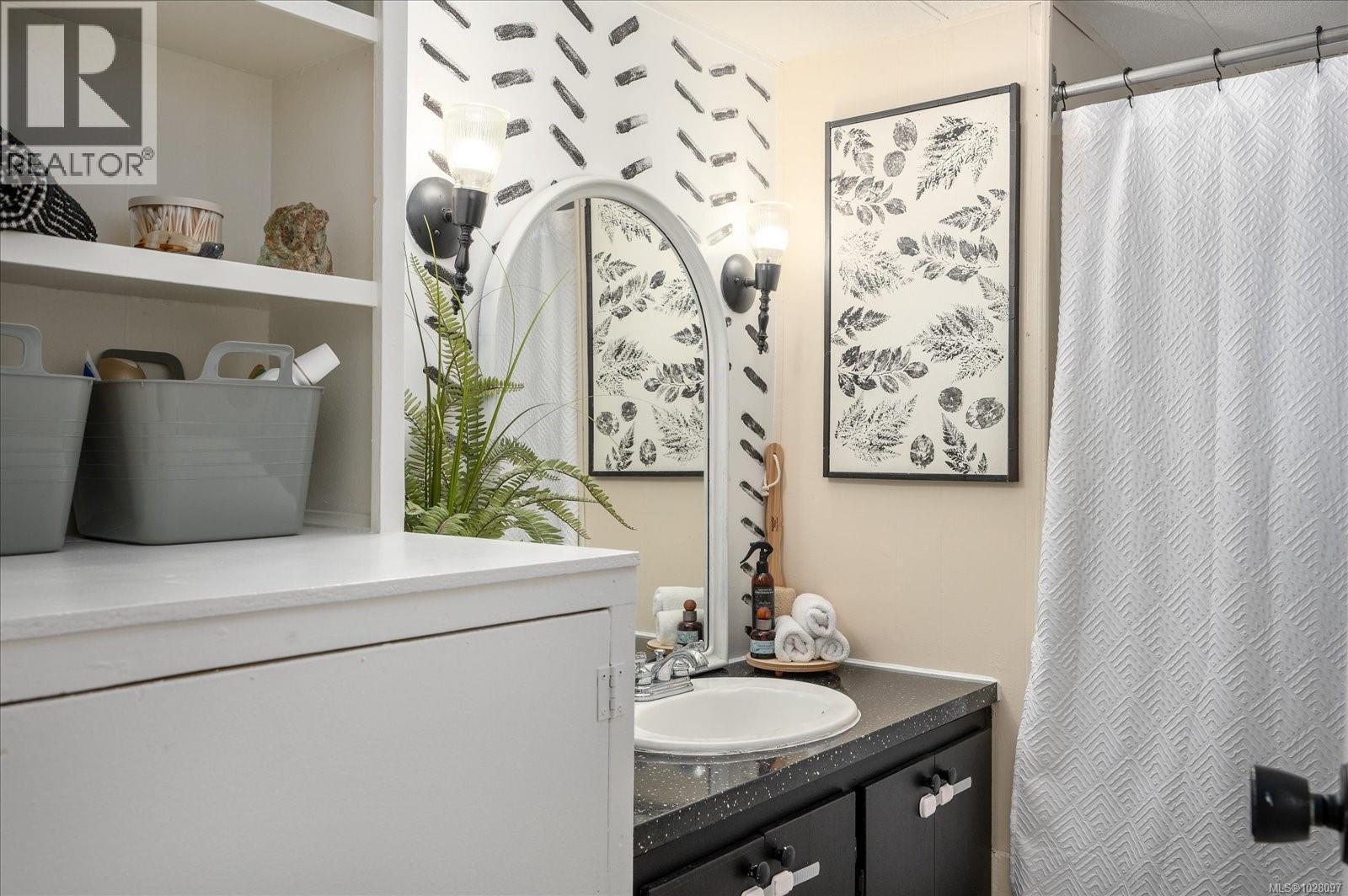 #62 3560 HALLBERG RD - 22