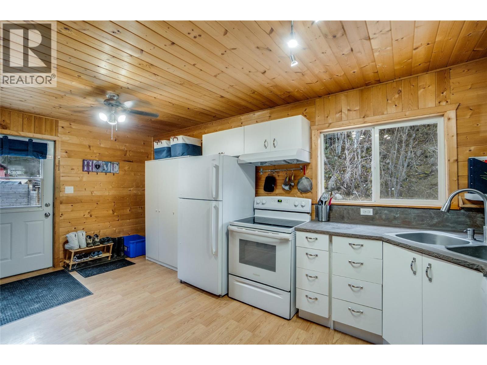 1705 PERRIER Road, Nelson