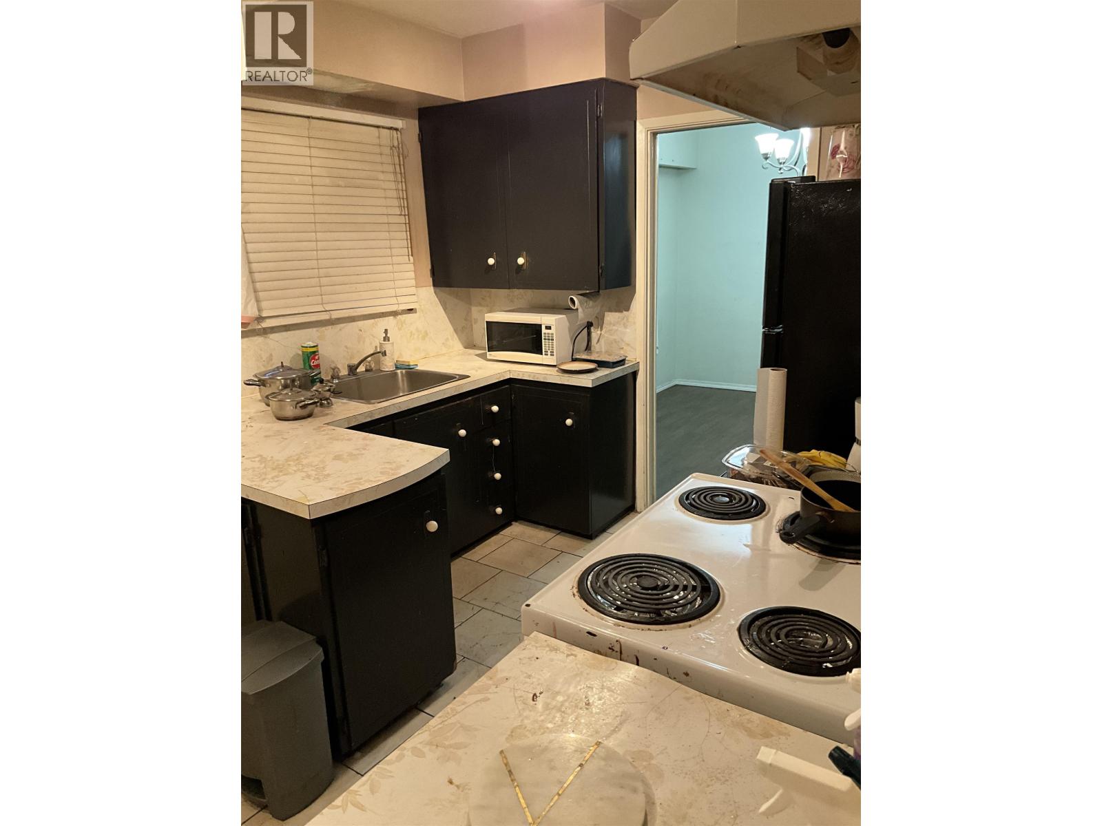 9229 10TH AVENUE, Burnaby