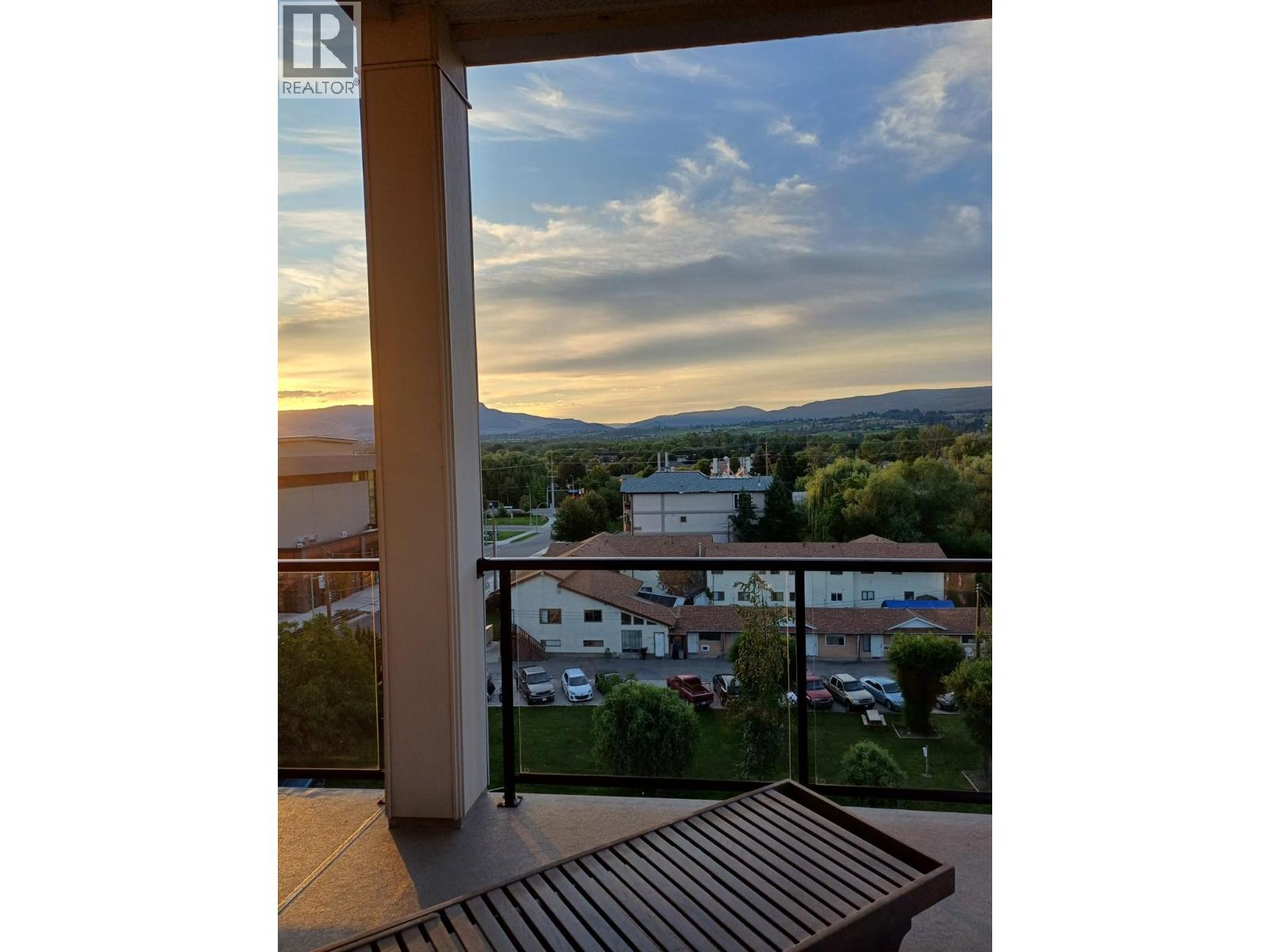 604 529 Truswell Road, Kelowna