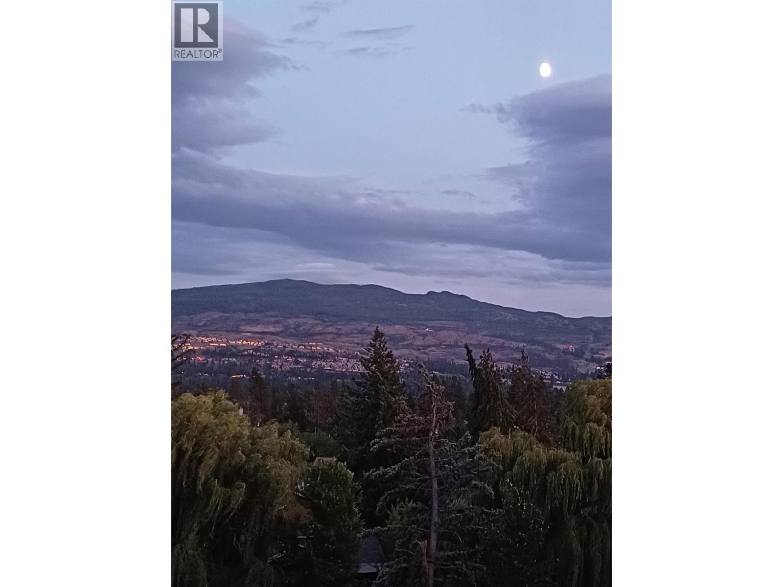 604 529 Truswell Road, Kelowna