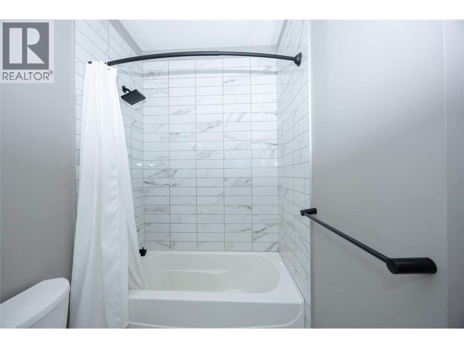 604 529 Truswell Road, Kelowna