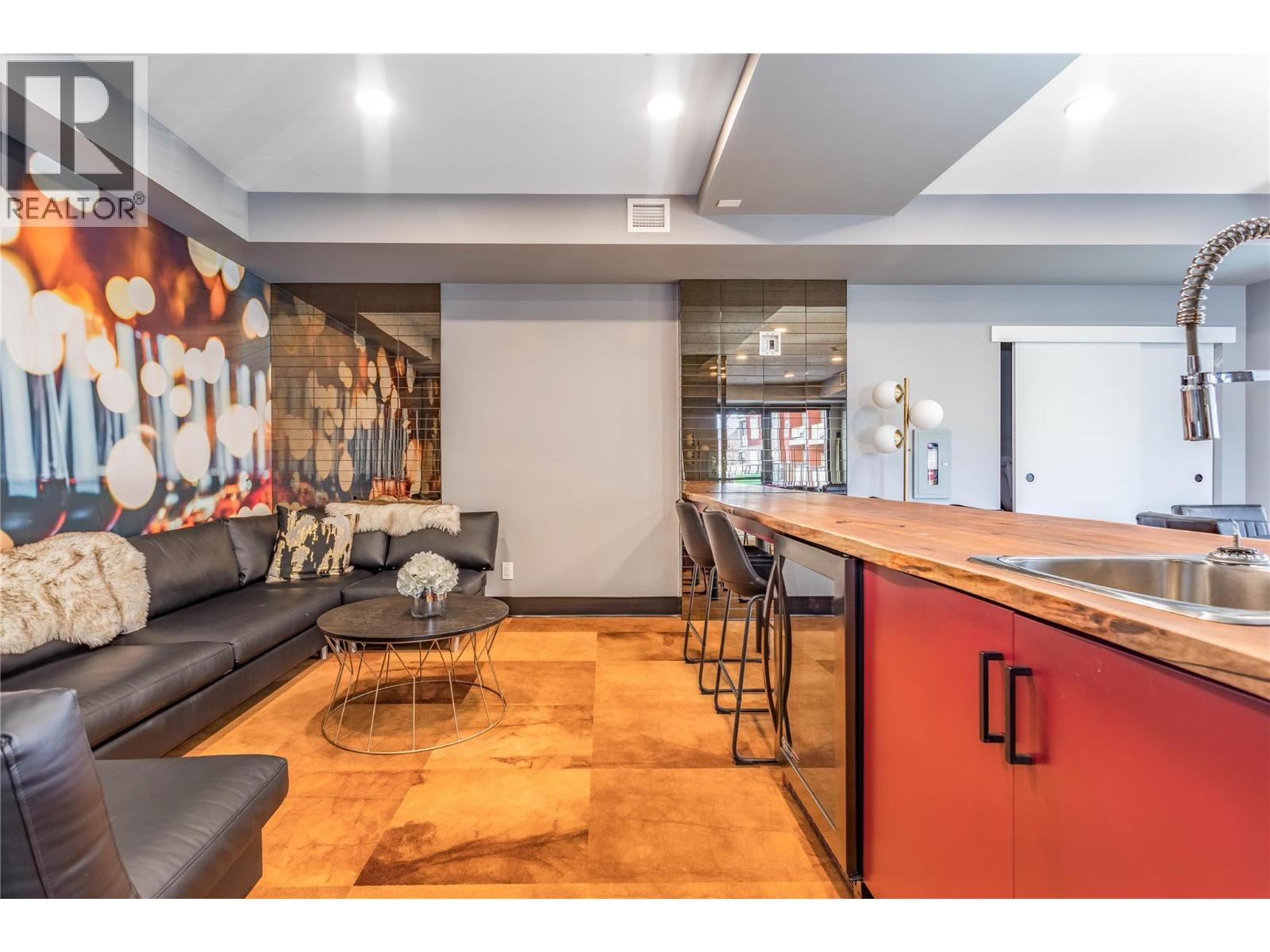 604 529 Truswell Road, Kelowna