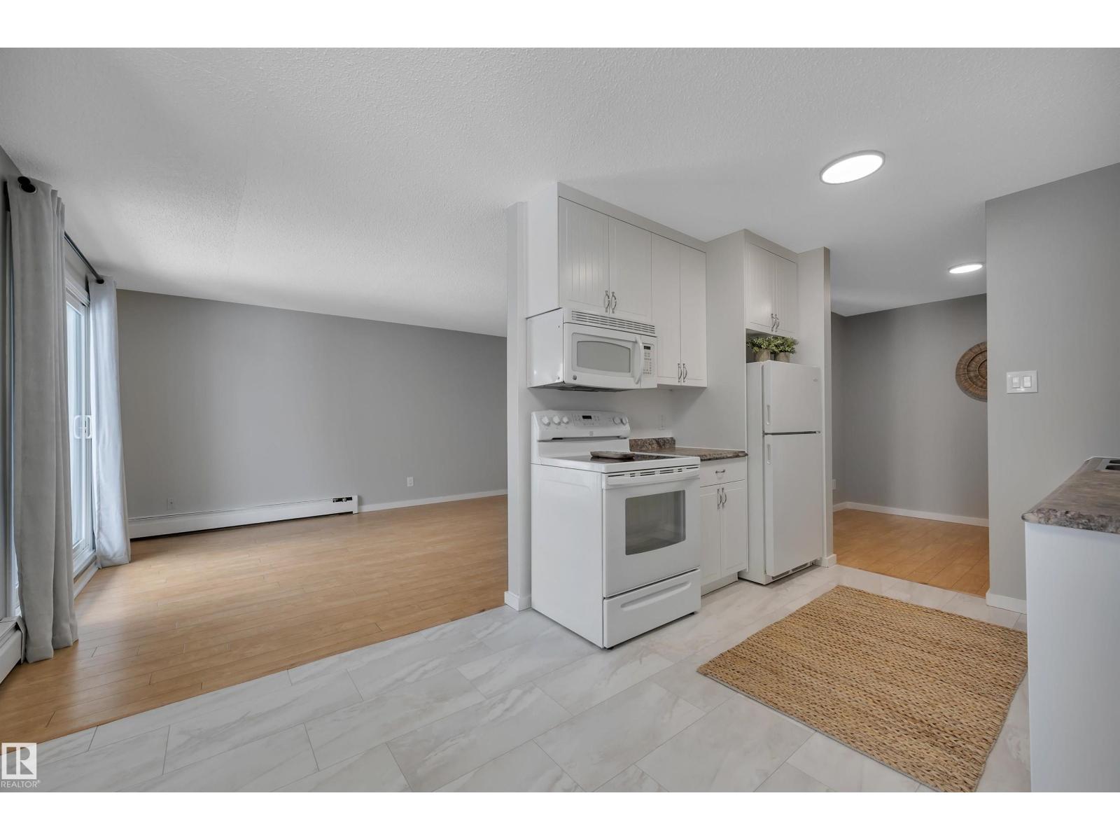 
          201 237 WOODVALE RD W NW
            <br/>
            <span>Edmonton</span>
            , 
            <span>AB</span>
             <span>T6L1E5</span>
         - Photo 28