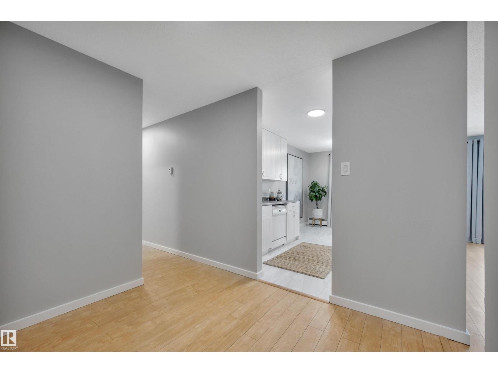 
          201 237 WOODVALE RD W NW
            <br/>
            <span>Edmonton</span>
            , 
            <span>AB</span>
             <span>T6L1E5</span>
         - Photo 6