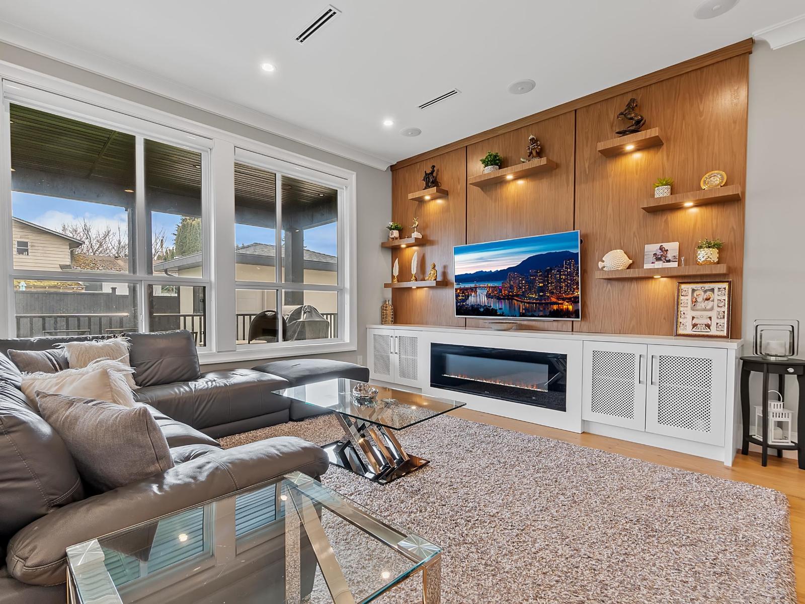 11586 84B Avenue, Delta