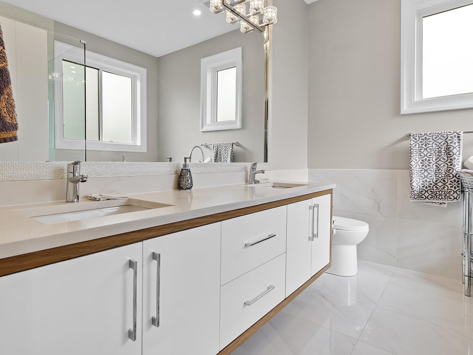 11586 84B Avenue, Delta