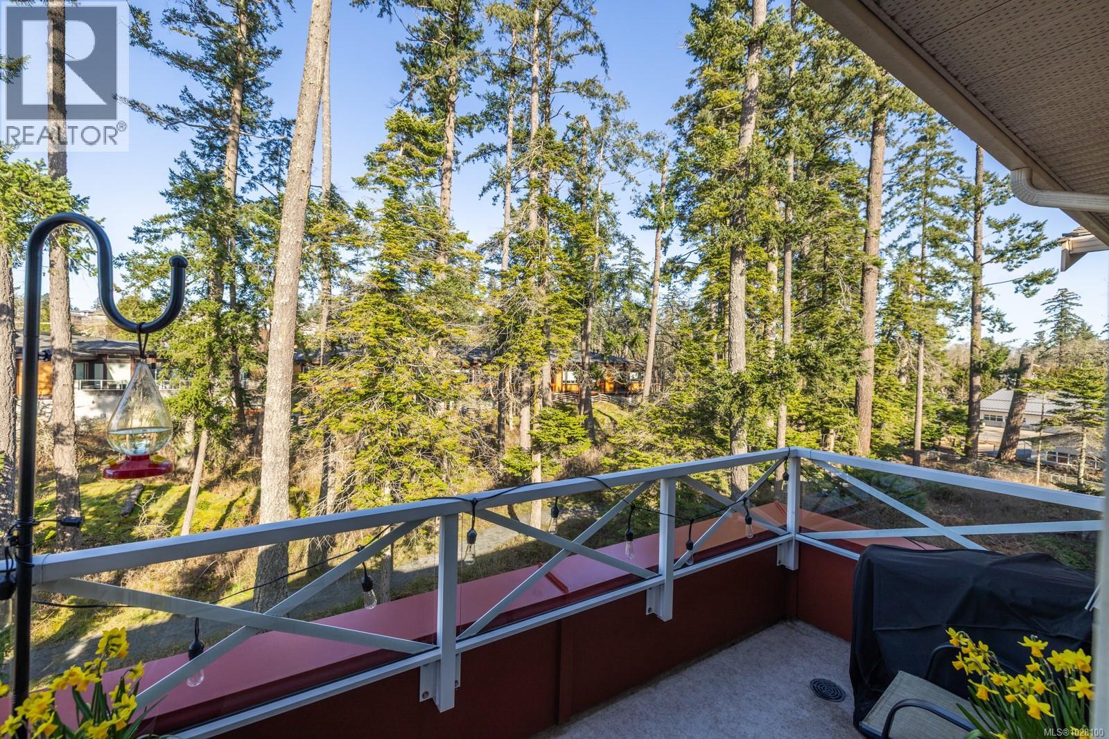 403 1900 Watkiss Way, View Royal