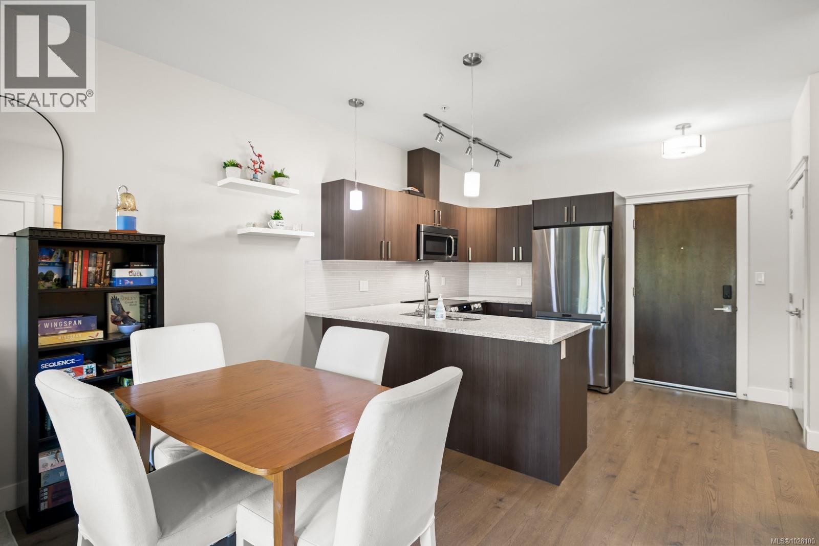 403 1900 Watkiss Way, View Royal