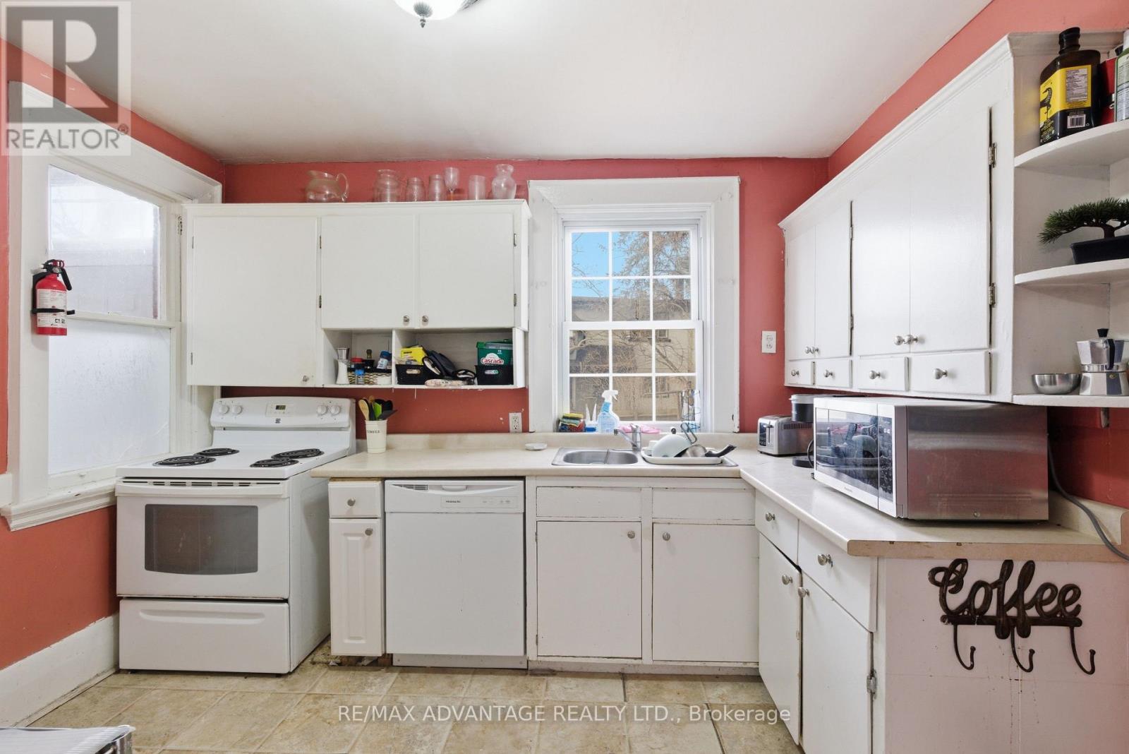 1051 RICHMOND STREET - 14