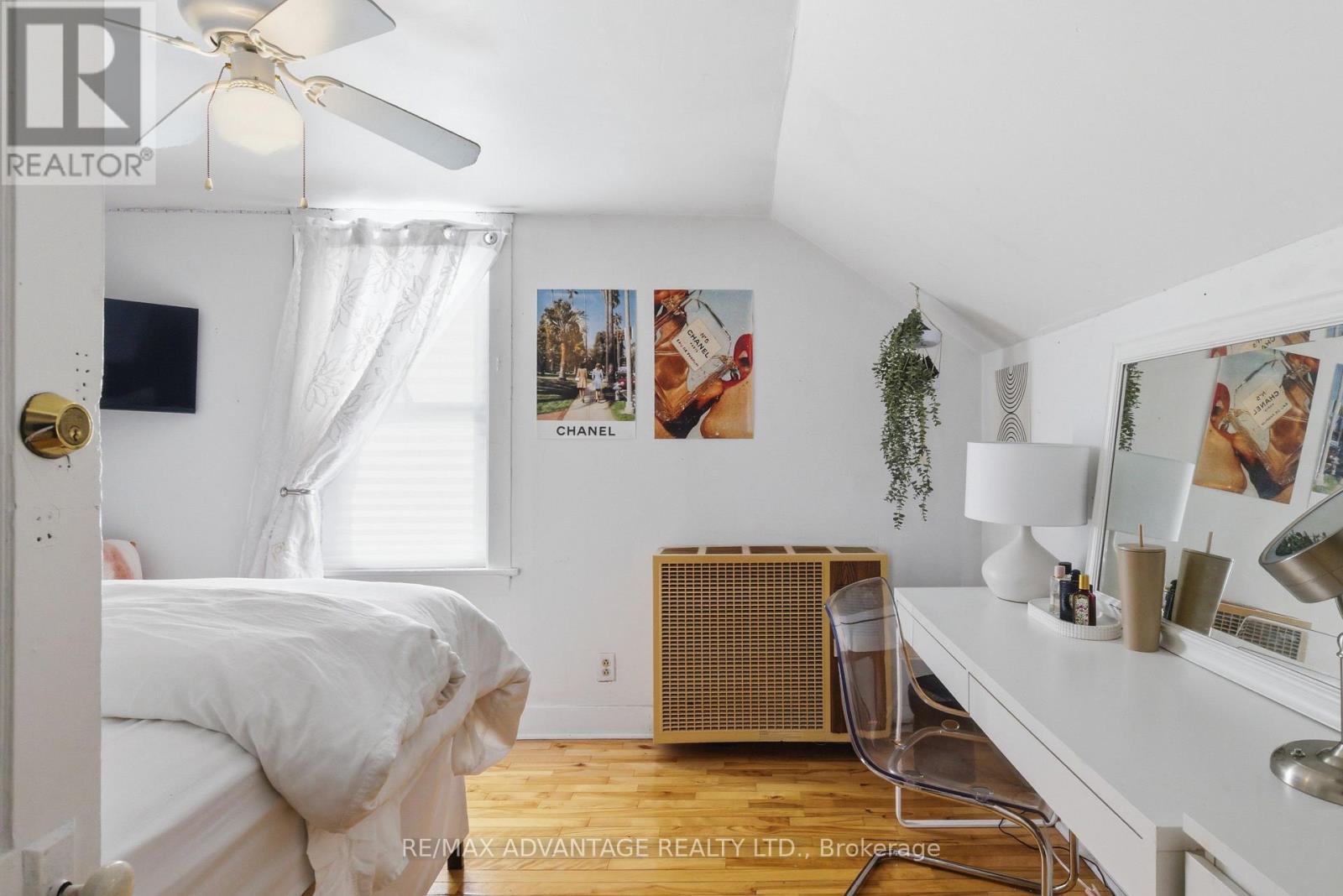 1051 RICHMOND STREET - 23