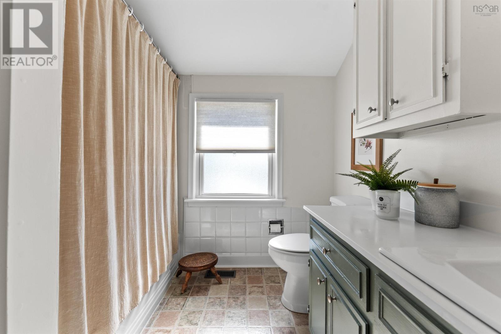 Property 39 of 49 of 61 Helene Avenue