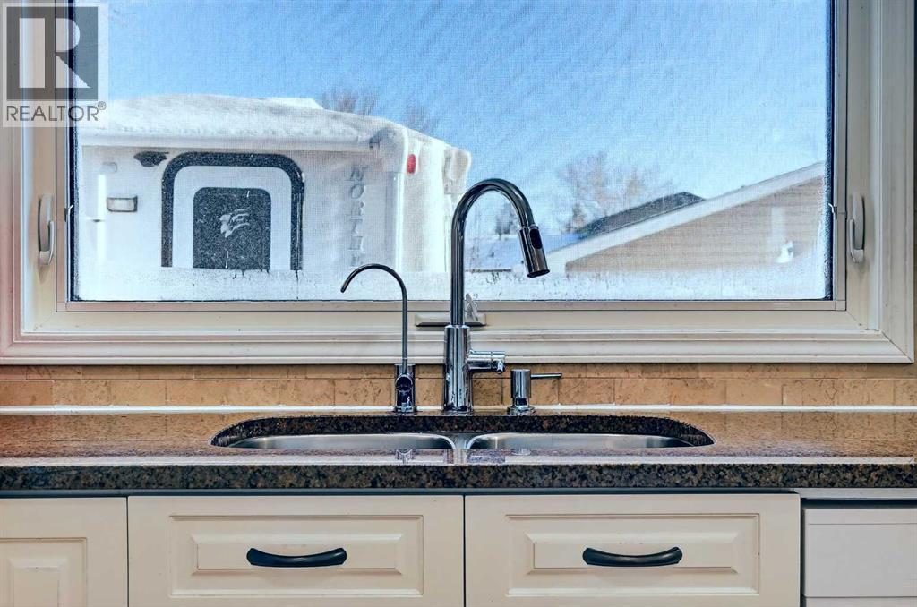 
          168 Midlake Boulevard Southeast
            <br/>
            <span>Calgary</span>
            , 
            <span>AB</span>
             <span>T2X1J1</span>
         - Photo 12