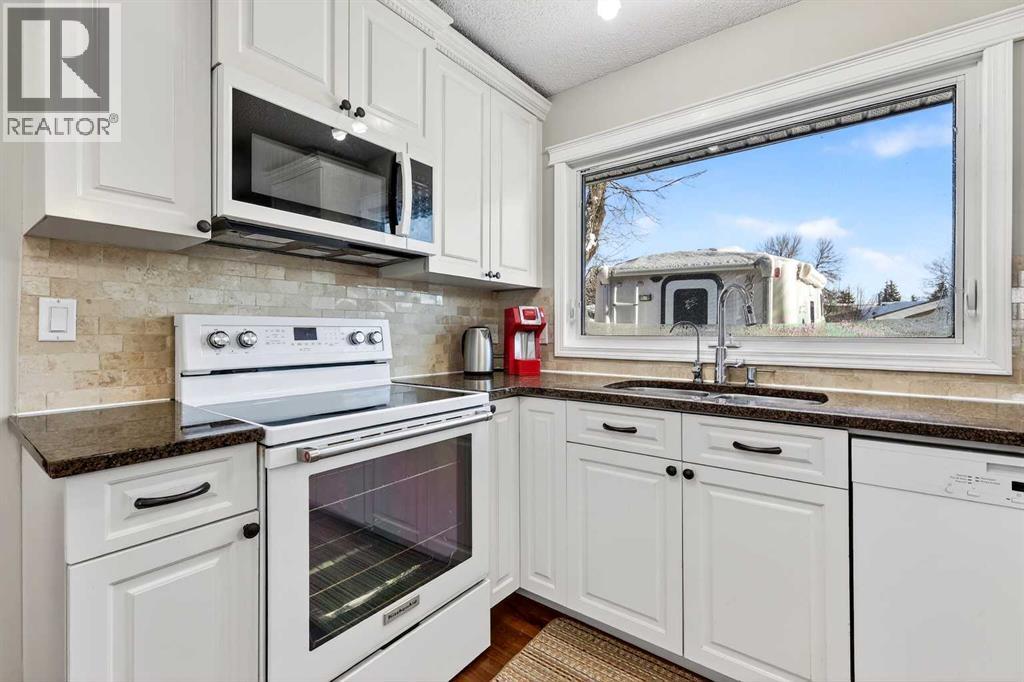 
          168 Midlake Boulevard Southeast
            <br/>
            <span>Calgary</span>
            , 
            <span>AB</span>
             <span>T2X1J1</span>
         - Photo 13