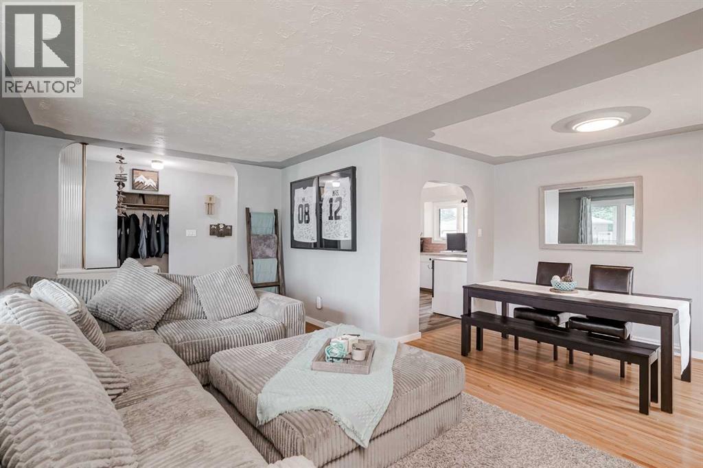 Single Family House Bungalow for Sale in   Street NE Mayland Heights Calgary 