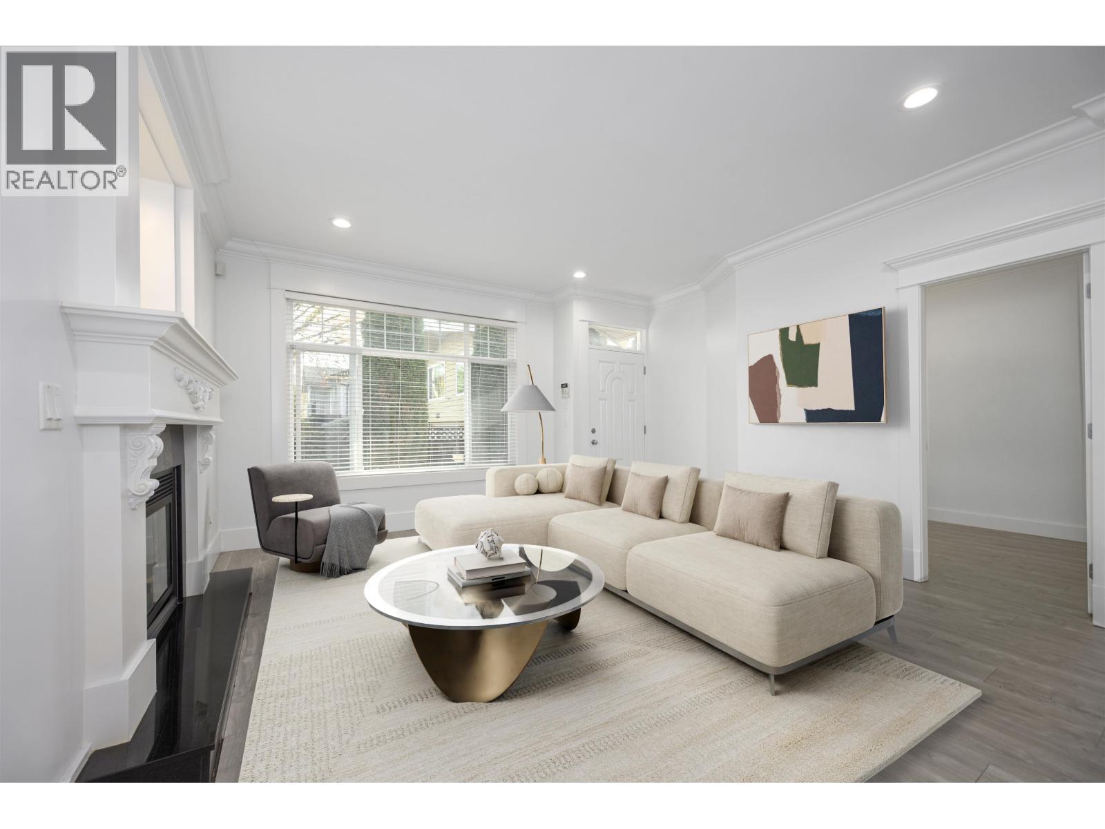 6806 DUNNEDIN STREET