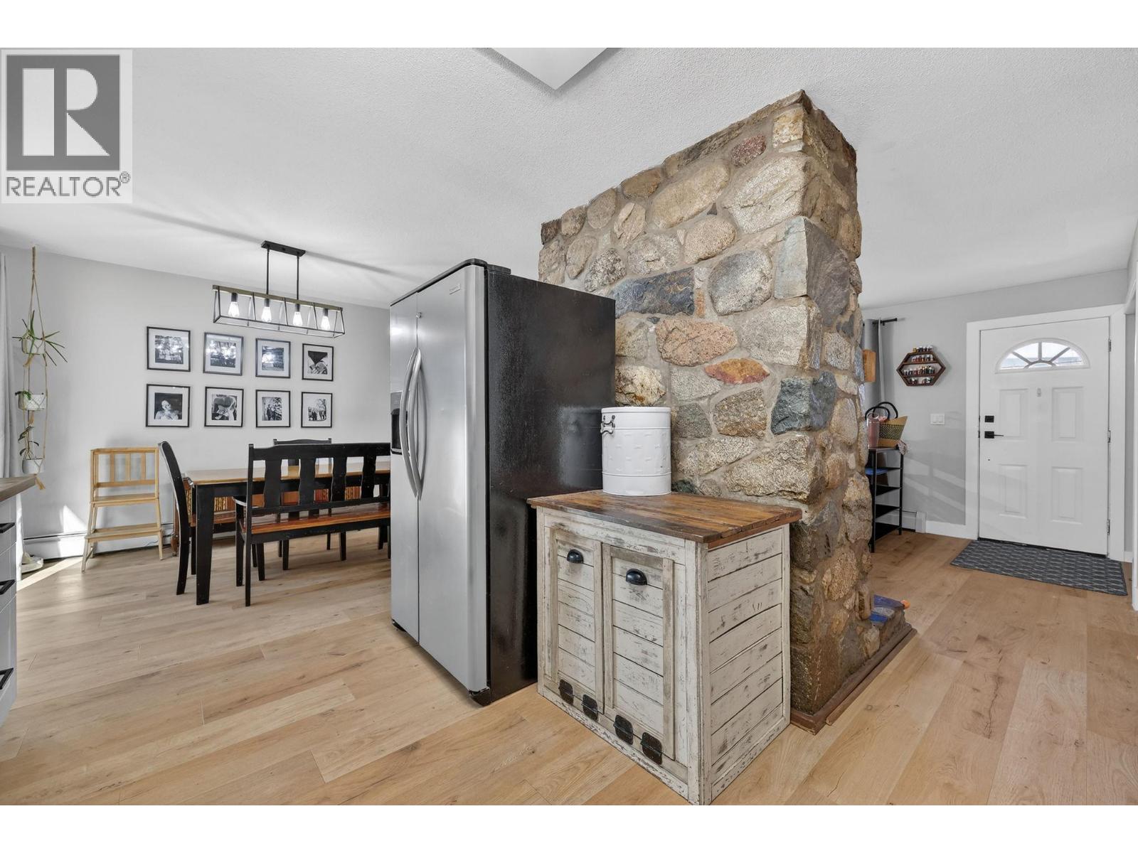 7312 Fintry Delta Road - 10