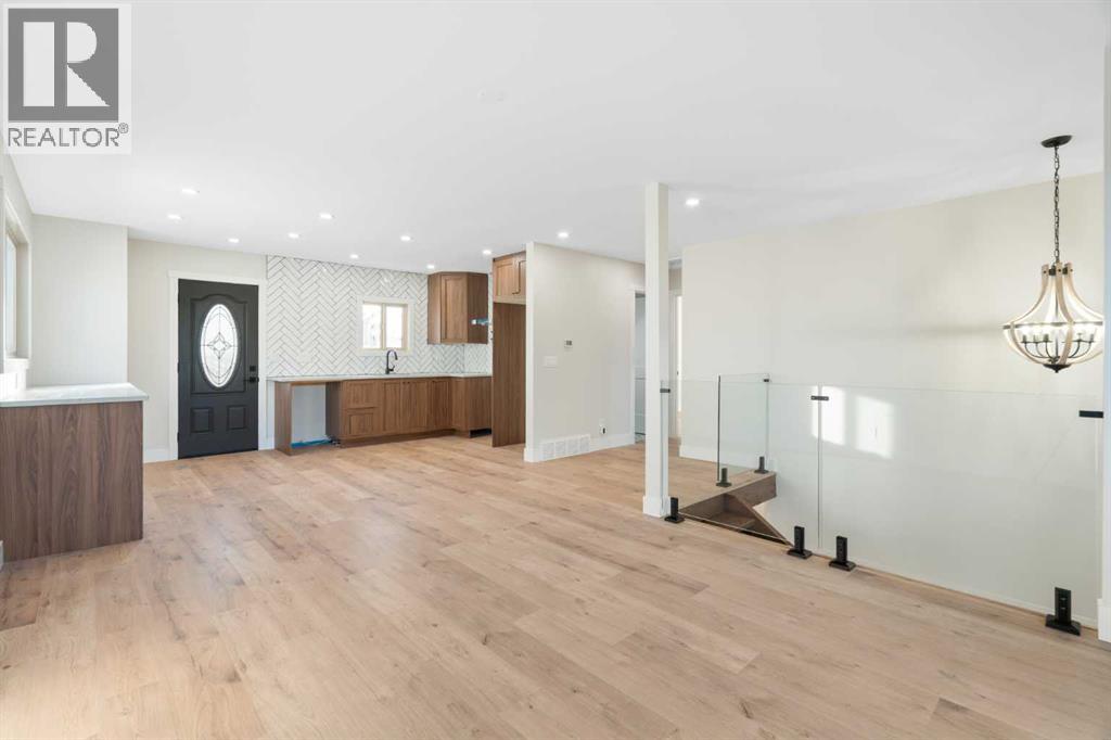 
          45 Alpine Crescent Southeast
            <br/>
            <span>Airdrie</span>
            , 
            <span>AB</span>
             <span>T4B1K9</span>
         - Photo 11