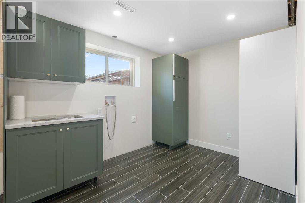 
          45 Alpine Crescent Southeast
            <br/>
            <span>Airdrie</span>
            , 
            <span>AB</span>
             <span>T4B1K9</span>
         - Photo 36