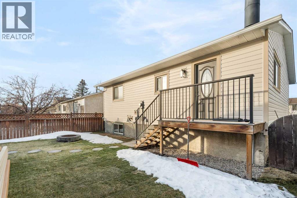 
          45 Alpine Crescent Southeast
            <br/>
            <span>Airdrie</span>
            , 
            <span>AB</span>
             <span>T4B1K9</span>
         - Photo 43