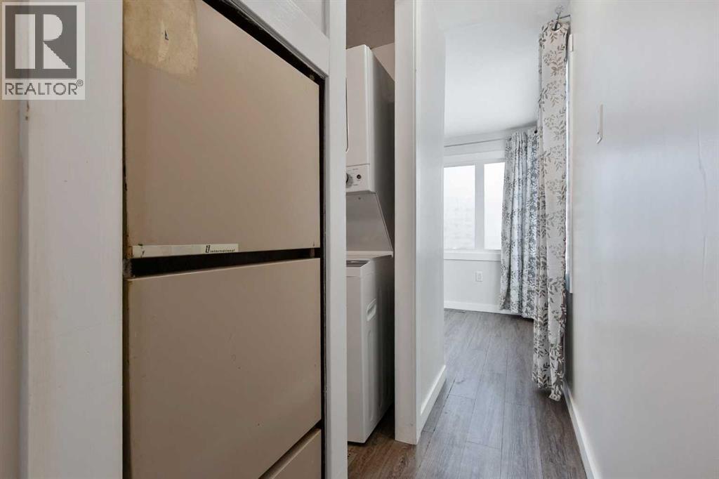 
          1 Park Avenue
            <br/>
            <span>Carstairs</span>
            , 
            <span>AB</span>
             <span>T0M0N0</span>
         - Photo 12