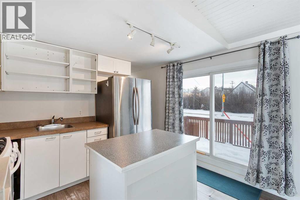 
          1 Park Avenue
            <br/>
            <span>Carstairs</span>
            , 
            <span>AB</span>
             <span>T0M0N0</span>
         - Photo 8