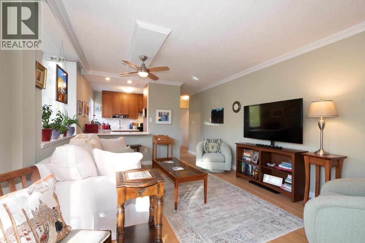 505 1425 ESQUIMALT AVENUE, West Vancouver