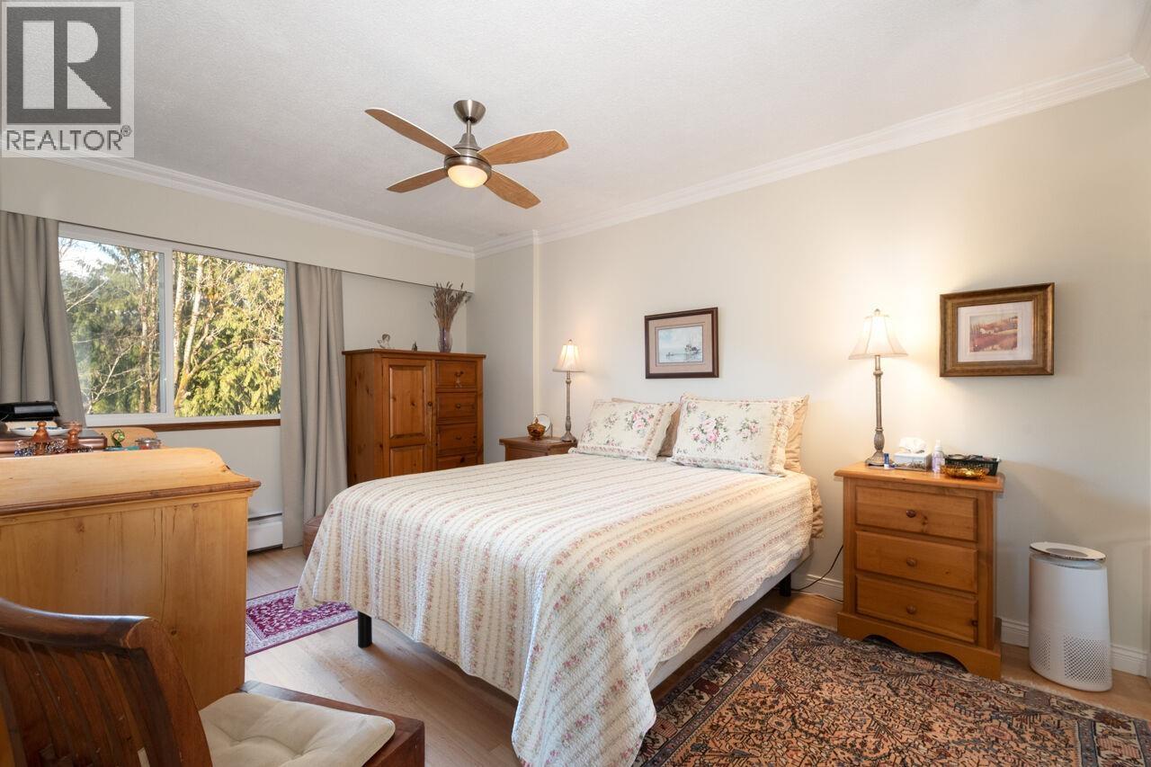 505 1425 ESQUIMALT AVENUE, West Vancouver