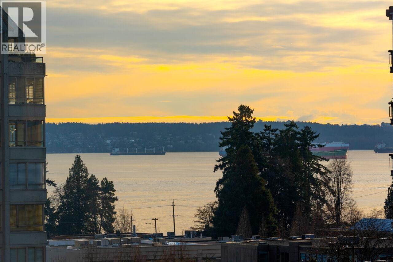 505 1425 ESQUIMALT AVENUE, West Vancouver