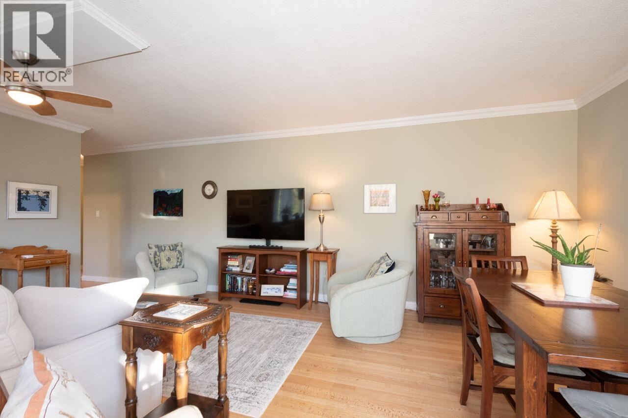 505 1425 ESQUIMALT AVENUE, West Vancouver