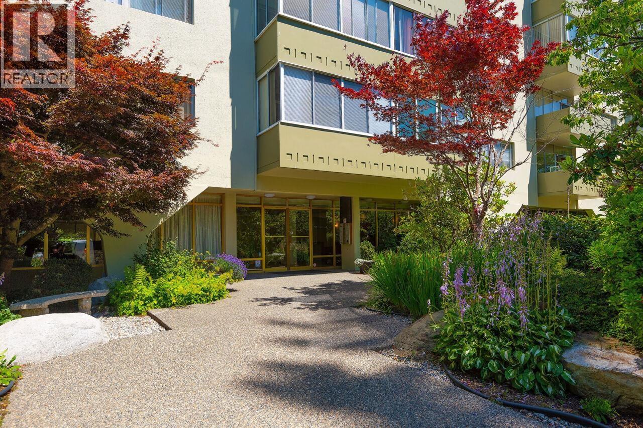 505 1425 ESQUIMALT AVENUE, West Vancouver