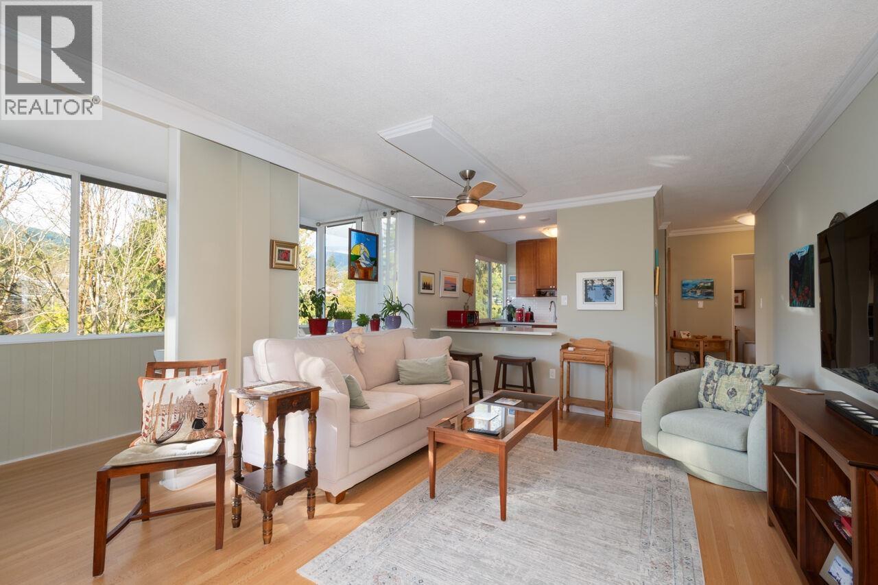 505 1425 ESQUIMALT AVENUE, West Vancouver