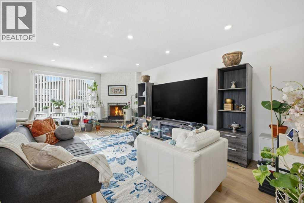 Single Family House Bi-level for Sale in    Avenue SE Ogden Calgary 