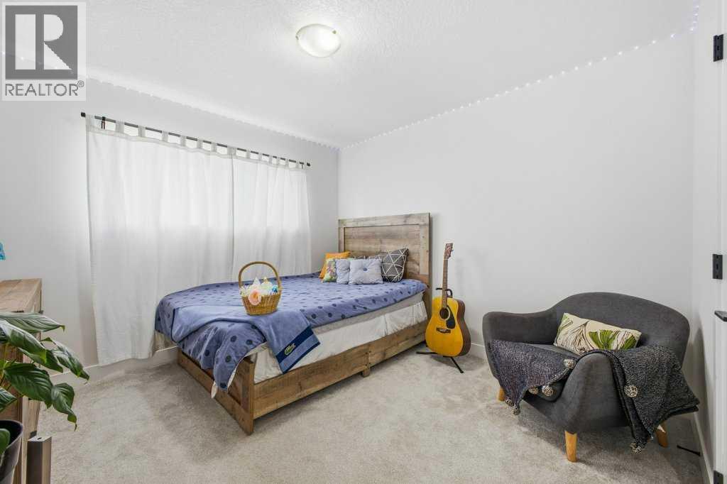 Single Family House Bi-level for Sale in    Avenue SE Ogden Calgary 