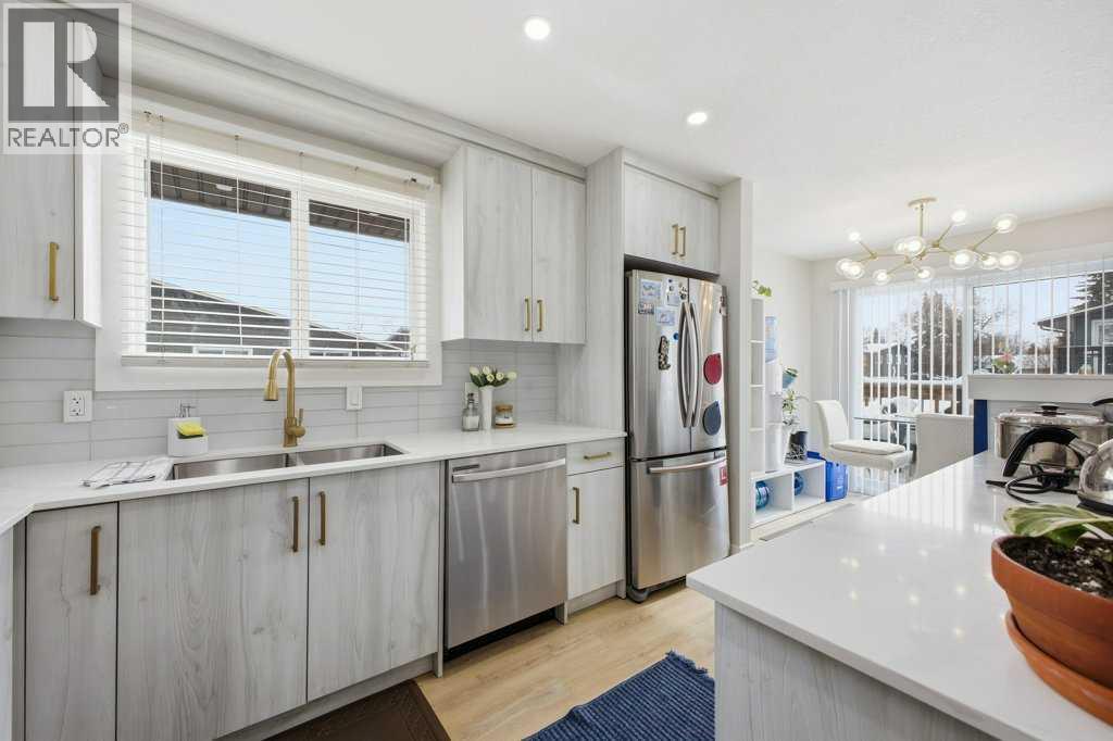 Single Family House Bi-level for Sale in    Avenue SE Ogden Calgary 