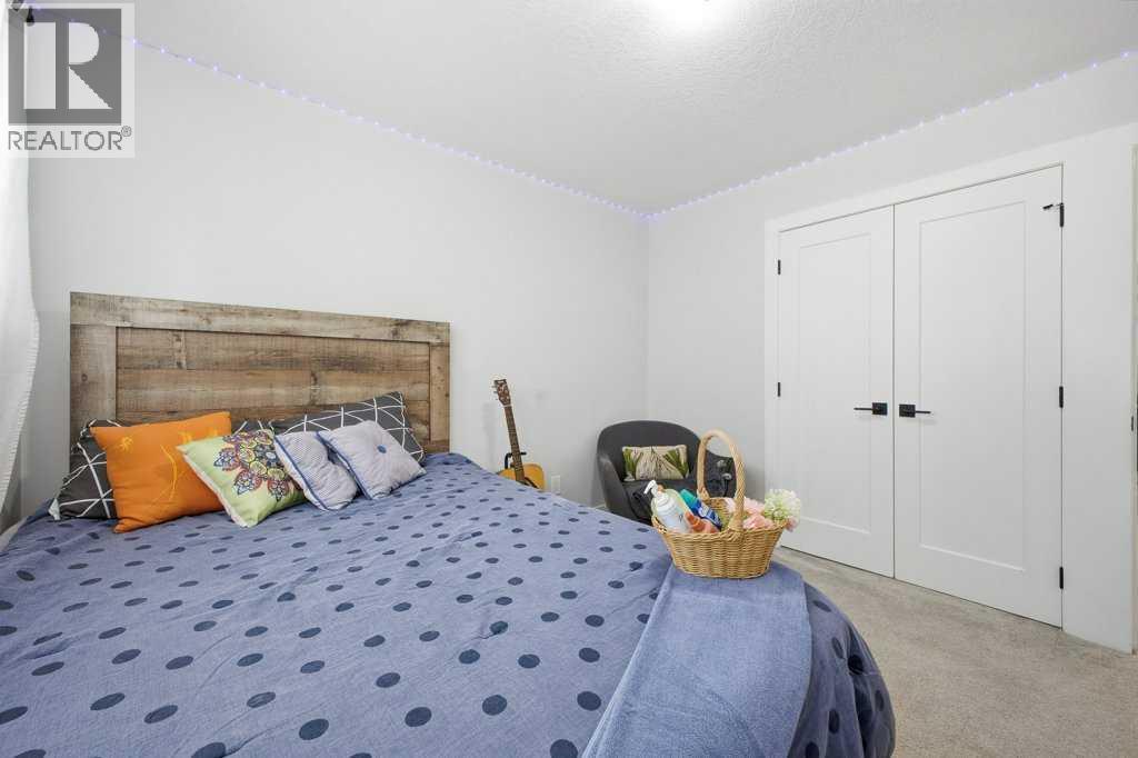 Single Family House Bi-level for Sale in    Avenue SE Ogden Calgary 